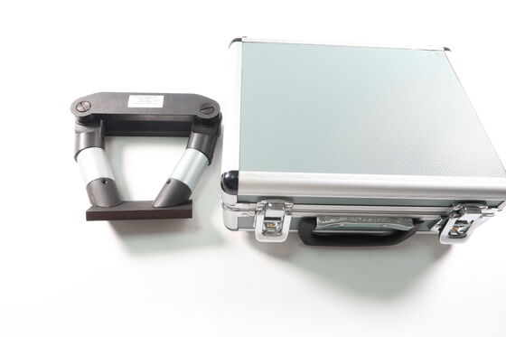 Rivelatore di difetti magnetici a giogo permanente prodotto da Tmteck